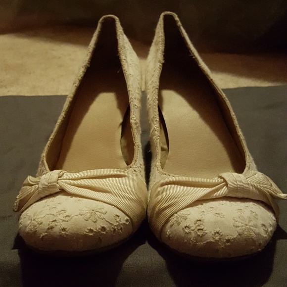 Heels - Picture 3 of 3